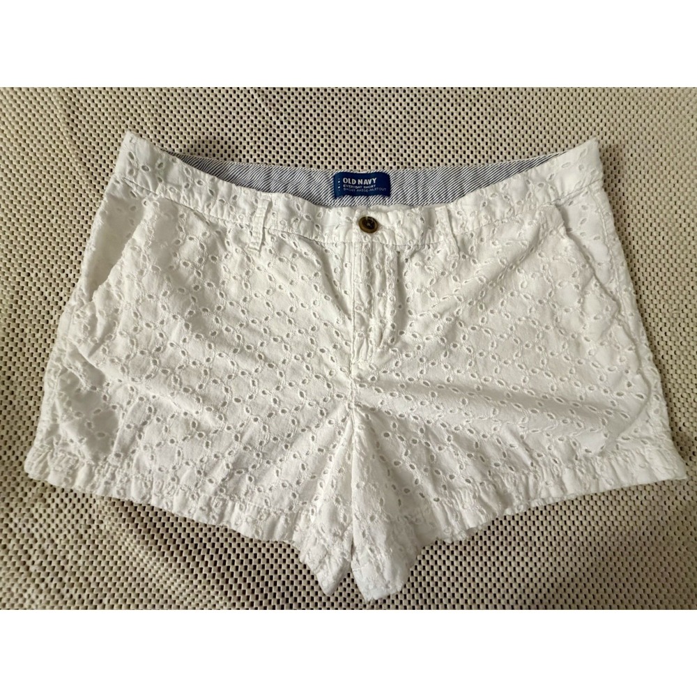 Old Navy Shorts 12 White Eyelet Everyday Short Mid Rise Shortie 3" Inseam Preppy